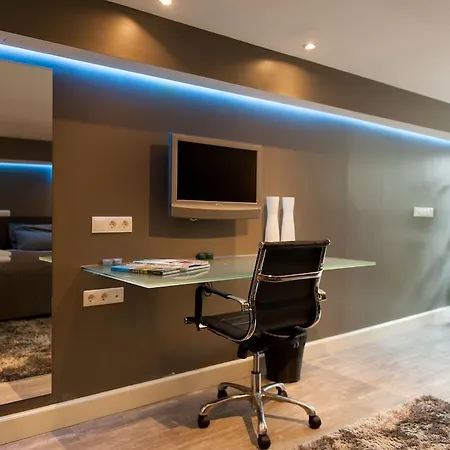 The Orange Canals Suite