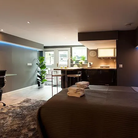 The Orange Canals Suite Amsterdam