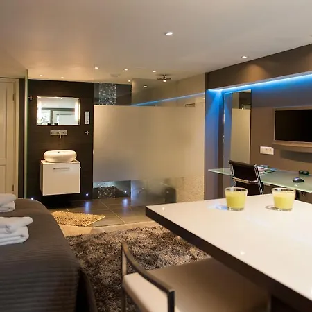 The Orange Canals Suite