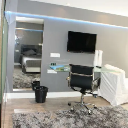 The Orange Canals Suite