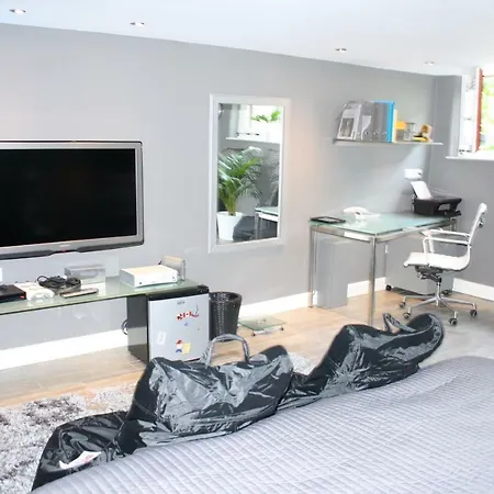 The Orange Canals Suite *