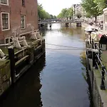 The Orange Canals Suite - Bed & Breakfast